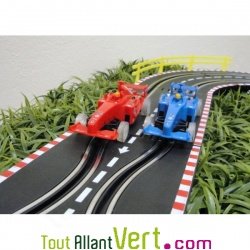 Circuit de voitures aliment par une manivelle  dynamo, 6 ans+